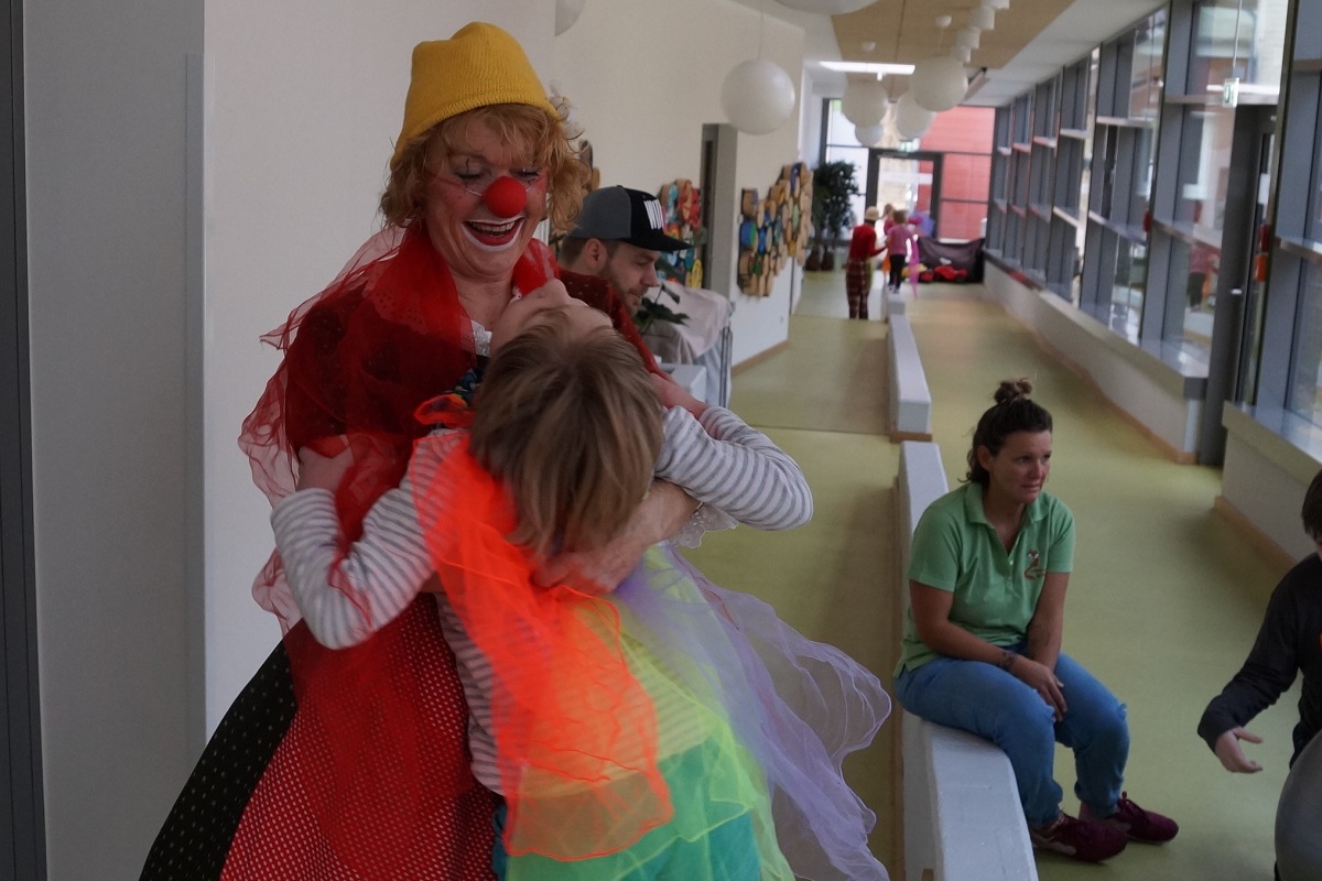Clowns II